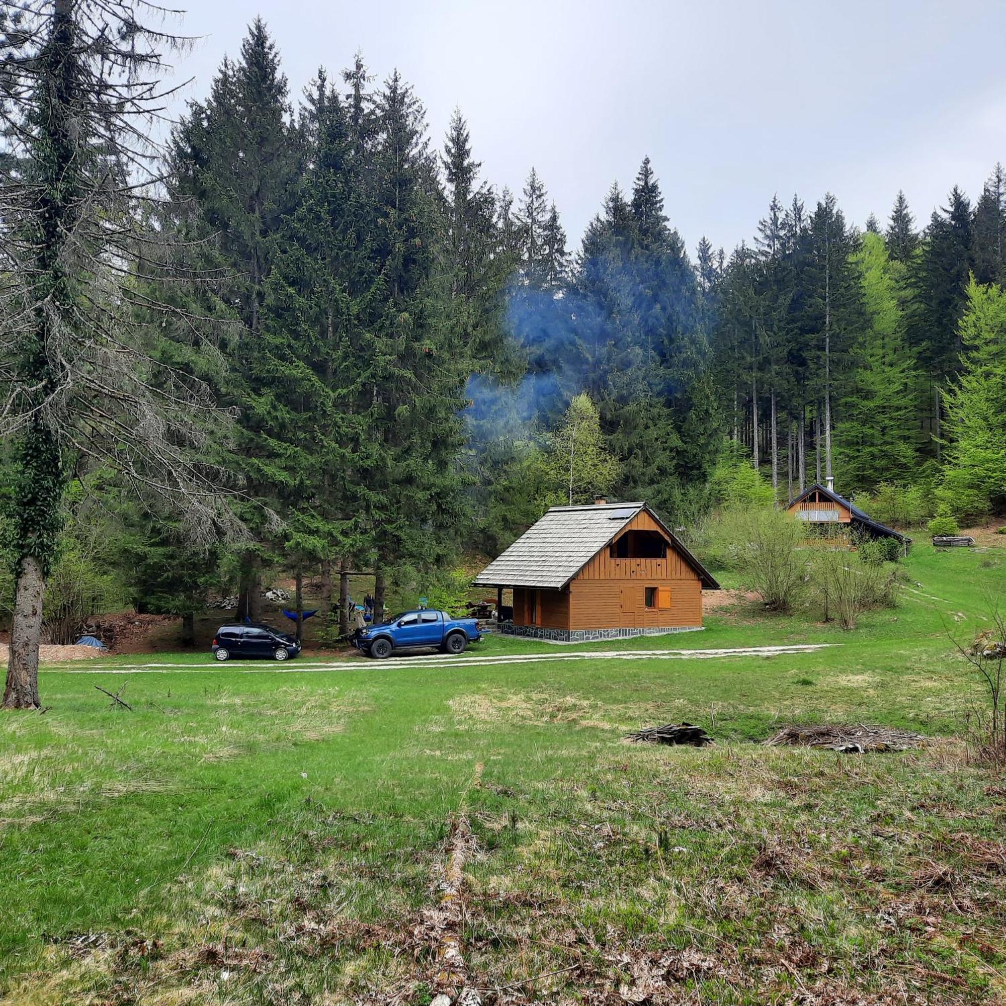 Koca V Gozdu, Forest House Near Bled Bagian luar foto