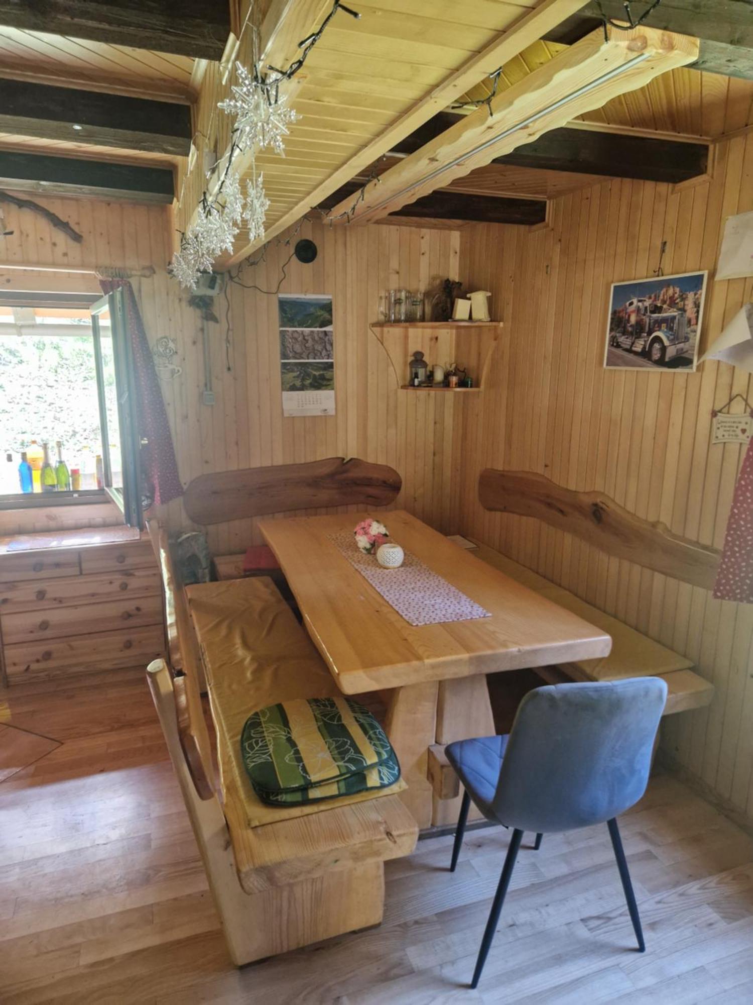 Koca V Gozdu, Forest House Near Bled Bagian luar foto