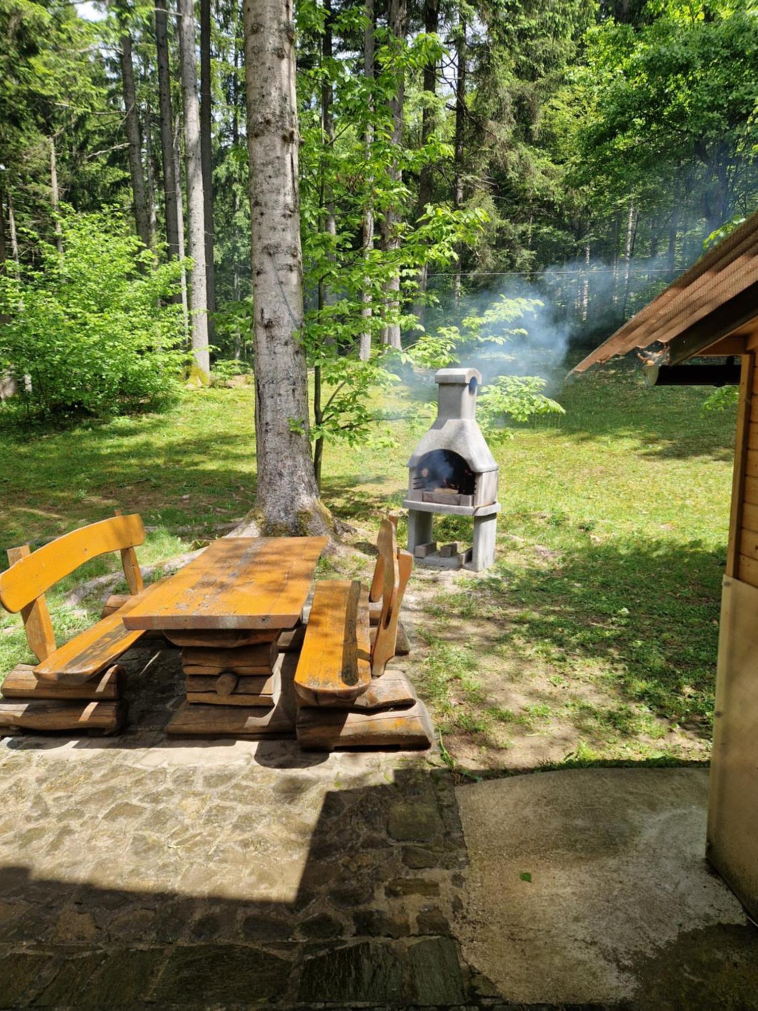 Koca V Gozdu, Forest House Near Bled Bagian luar foto